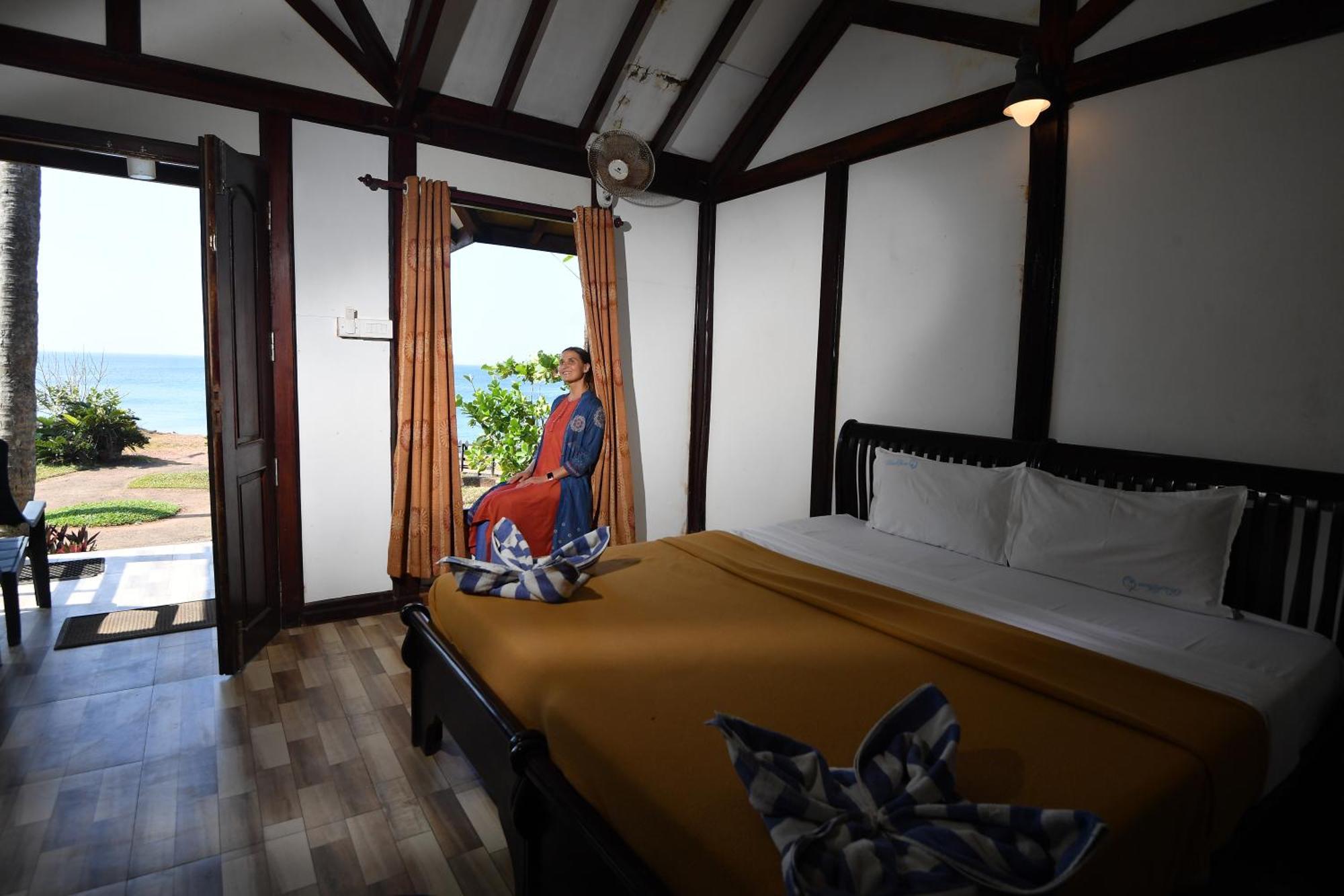 Blue Water Beach Resort Варкала Екстериор снимка
